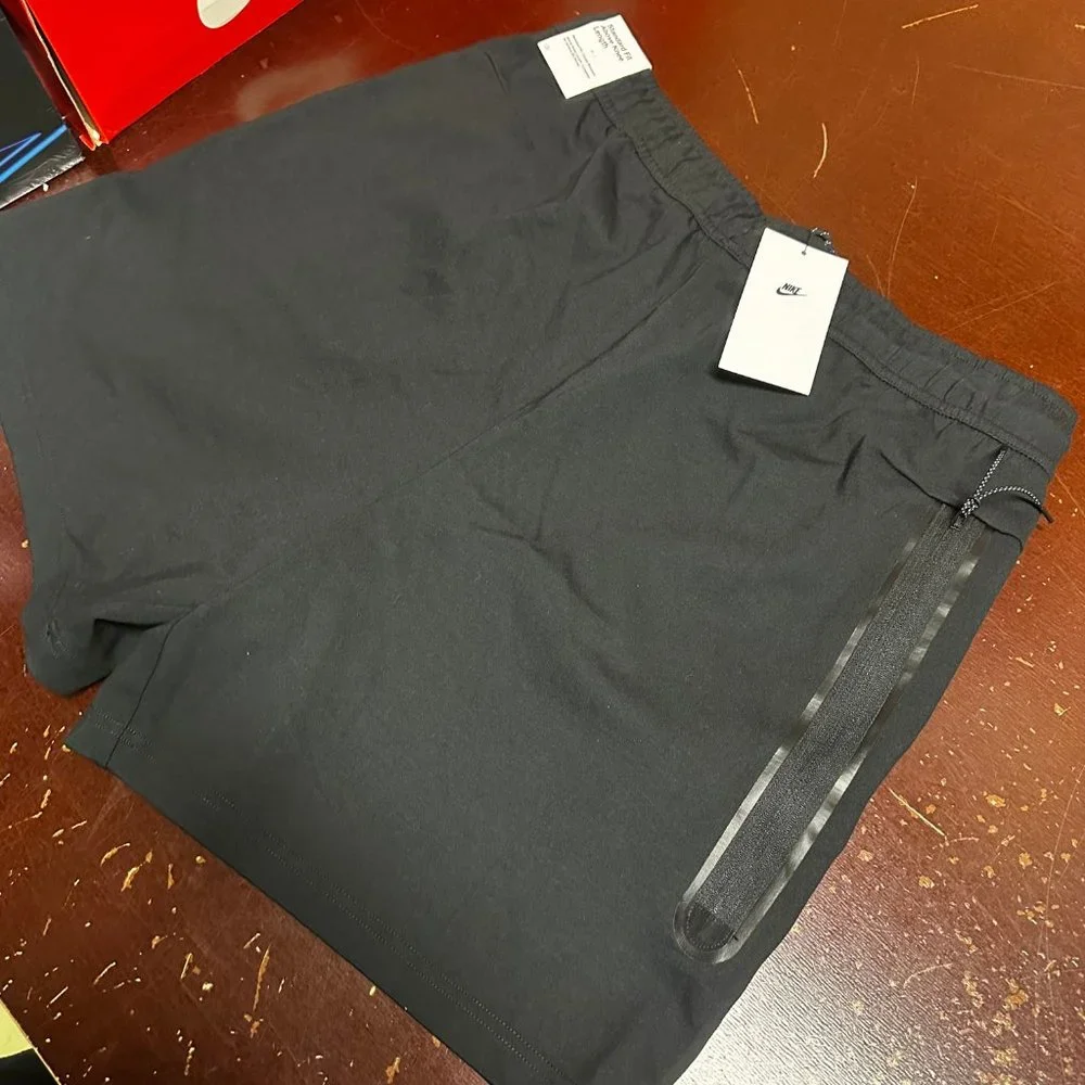Nike Mens Black Sportswear Tech Fleece Lightweight Athletic Shorts Size XL - Picture 2 of 5